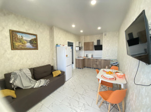 Апартаменты 1-комн квартира 41 кв.м. В ЦЕНТРЕ ул. Полежаева д.92