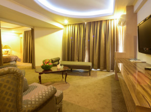 Отель Oscar Resort