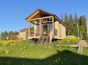 Дом Уютный домик у Игоры, белый