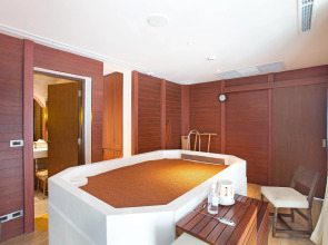 Отель Aksorn Rayong The Vitality Collection