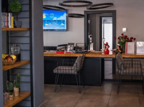 Отель Falcon 1511