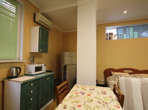 Апартаменты Статус на Кирова 10 в Ялте 2