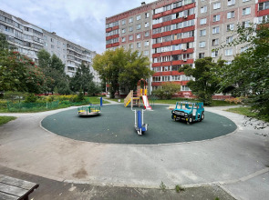 Квартира 4-х комнатная на 10-х у пляжа с озером