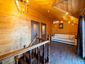 Частный дом с баней и открытым бассейном