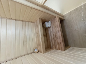 Квартира 1 Комнатная  с Сауной и 2мя 2х спальными Кроватями в Частном Доме