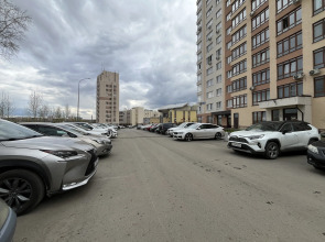 Апартаменты Unique Apart Колибри рядом с 8 Кассационным судом и Знаменским собором на Большевистской 1а