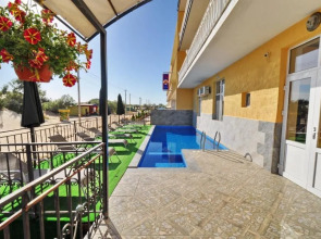 Отель Кронос