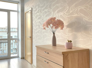 Апартаменты трёхкомнатные в центре города с балконом