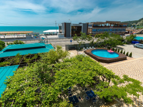 Курортный отель Лазурный берег