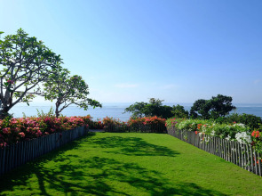 Отель Maya Sanur Resort & Spa