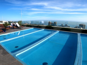 Апартаменты у Дендрария в ЖК Метрополь на самом высоком этаже, где есть бассейн