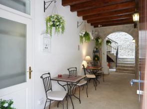 Palace Central Square