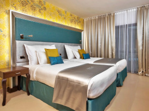 Отель AX The Palace