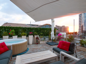 Апартаменты Penthouse & Jacuzzi in Neve Tzedek by FeelHome