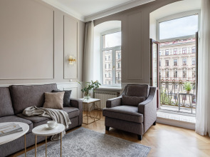 Апартаменты Bird Nest 80 кв.м с Балконом и Видом на Набережную Канала Грибоедова