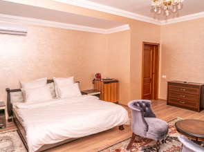 Отель Бомонд