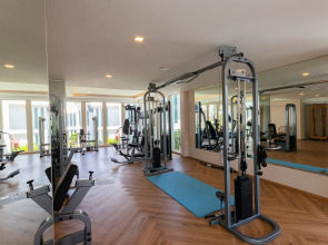 Отель Vannee Golden Sands Resort