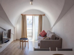 Отель Aloha Suites