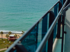 Апартаменты VIP Beach Front Sea View Studio