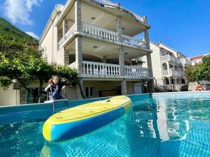 Апарт-отель Family House with pool & sea view