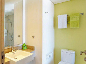 Отель MaxOneHotels Bukit Jimbaran