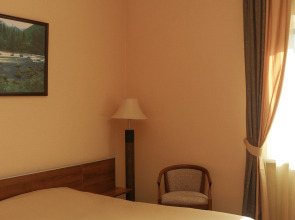 Отель NATIONAL Dombay