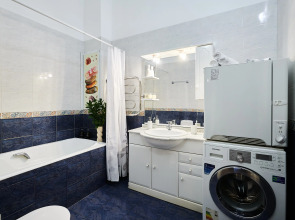 Квартира GM Apartments Шикарная Пятёрка с домашним кинотеатром