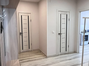 Новая большая двухкомнатная квартира на Площади Советов