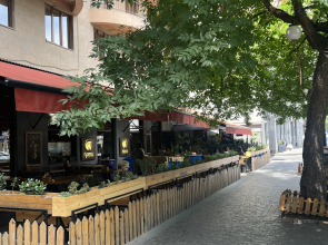 Апартаменты улучшенные в центре города от Sweet Home