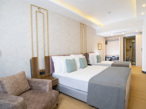 Отель Leaf Port Boutique