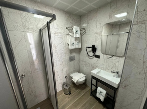 Lenora Airport Hotel