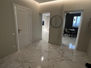 Квартира Просторная Недалеко от Центра с Парковкой