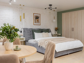 Апартаменты в Центре на Невзоровых 7 Сова-Дом