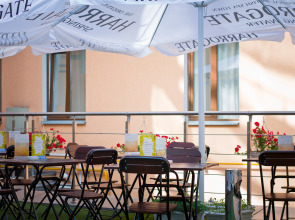 Отель Cronwell Inn Стремянная