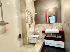 Квартира Волжский бриз Видовая 3-х комнатная на набережной в центре города