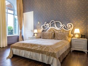 Отель Premier Old Gates