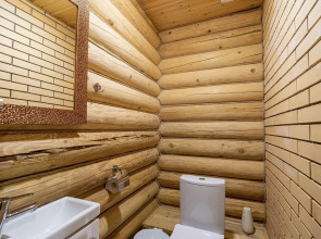 Частный дом с баней и открытым бассейном