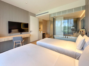 Отель La Green Hotel & Residence Пхукет