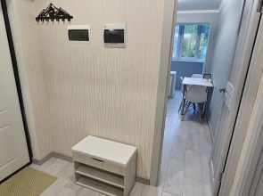 Квартира Двухкомнатная в тихом дворе с новым ремонтом и техникой