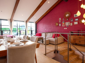 Апартаменты Penthouse & Jacuzzi in Neve Tzedek by FeelHome