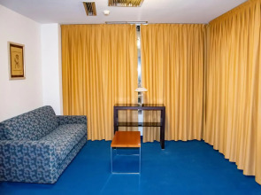 Отель Airport Tirana