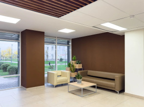 Апартаменты с панорамными окнами на набережной реки