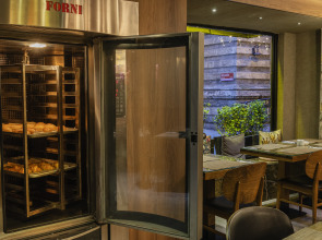 Ayramin Deluxe Hotel