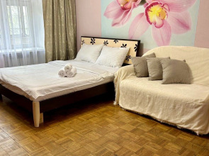 Апартаменты Двухкомнатная Квартира Шахтеров 23