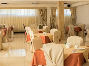 Отель Цахкаовит