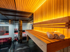 Апартаменты на Невском проспекте hth24 Apartments, авторский дизайн, сауна, камин