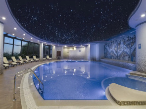 Отель Merit Crystal Cove Casino & SPA