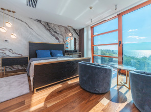 Апартаменты Премиум-класса в Золотой Бухте