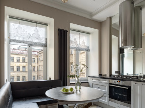 Апартаменты Bird Nest 80 кв.м с Балконом и Видом на Набережную Канала Грибоедова