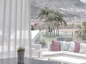 Отель Baobab Suites